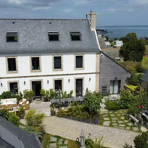 L'ardoisiere, Et D'amis France